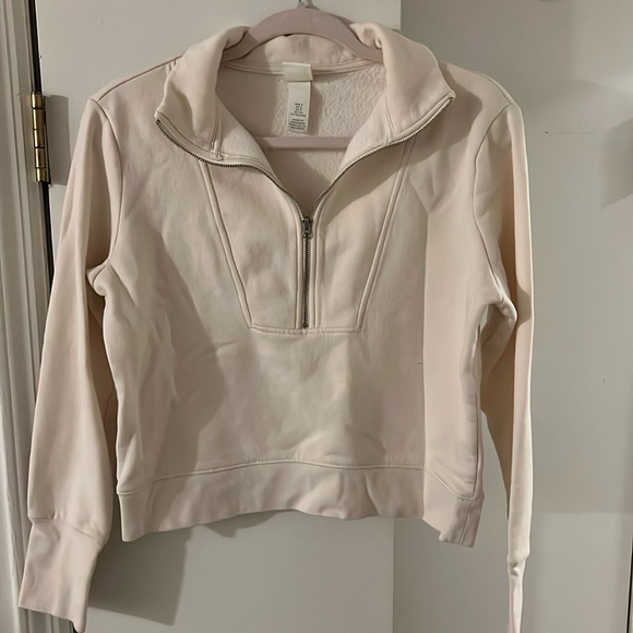 H&M Tops - White half zip